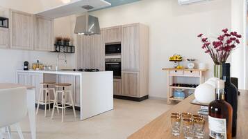 Frigorifero, microonde, lavastoviglie, tostapane