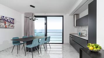 Frigorifero, forno, lavastoviglie, tostapane