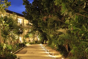 Courtyard - VIVOVIVA ISHIGAKIJIMA (Ishigaki)