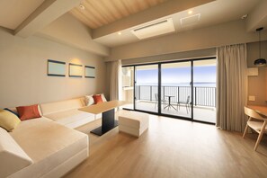 Desk, free WiFi, bed sheets - VIVOVIVA ISHIGAKIJIMA (Ishigaki)