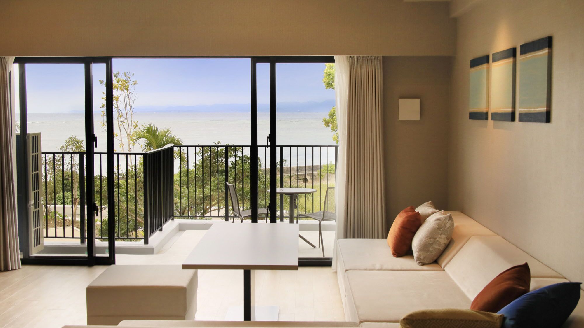 Living area | 50-inch flat-screen TV with digital channels, iPod dock