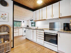 Fridge, microwave, dishwasher, cookware/dishes/utensils