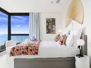 2 bedrooms, in-room safe, iron/ironing board, free WiFi