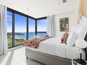 2 bedrooms, in-room safe, iron/ironing board, free WiFi
