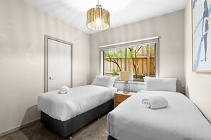 4 bedrooms, WiFi, bed sheets