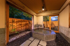 Hot springs - Kashintei Shirahama (Senboku)