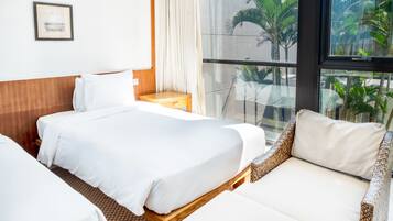 3 chambres, coffres-forts dans les chambres, bureau