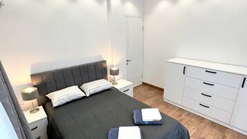 3 chambres, fer et planche à repasser, Wi-Fi, draps fournis