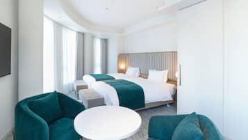 Suite – junior, ikke-røyk (with Bathtub) | Safe på rommet, blendingsgardiner og wi-fi (inkludert)