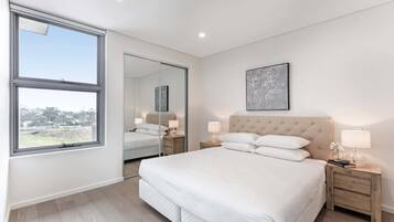 3 bedrooms, desk, iron/ironing board, WiFi