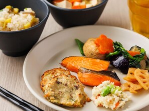 Desayuno buffet (JPY 1870 por persona) 