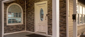 Experience Serenity in a 4br/3ba Downtown Home