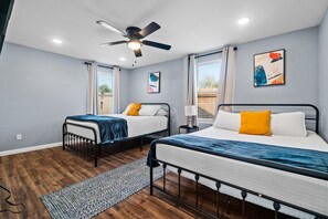 Casa (3 Bedrooms) | 3 habitaciones, escritorio y espacio para trabajar con laptop 