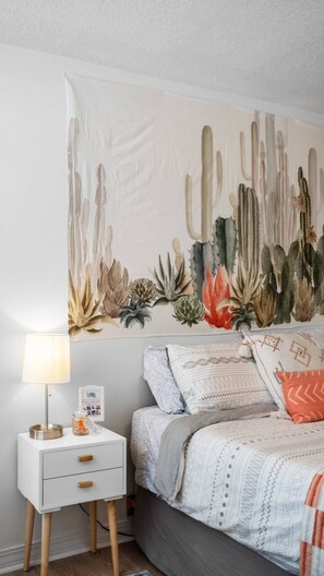 1 bedroom, desk, iron/ironing board, travel crib - #StayInMyDistrict Downtown Loft2 (Vancouver)