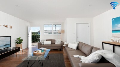 Aloha Beach House – downstairs suite, close to beach