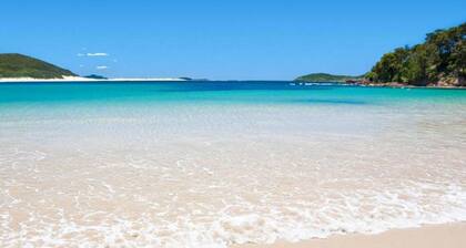 Fingal Beach Shack – walk to beach