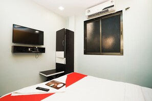 Standard Double Room | Desk, free WiFi, bed sheets - Taj Palace (Mumbai)