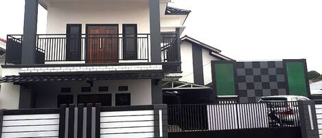 Mặt tiền nơi lưu trú