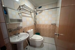 Bathroom - Remedios Hotel Manila City Center (Manila)