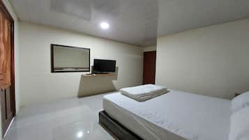 Standard Double Room | Free WiFi, bed sheets