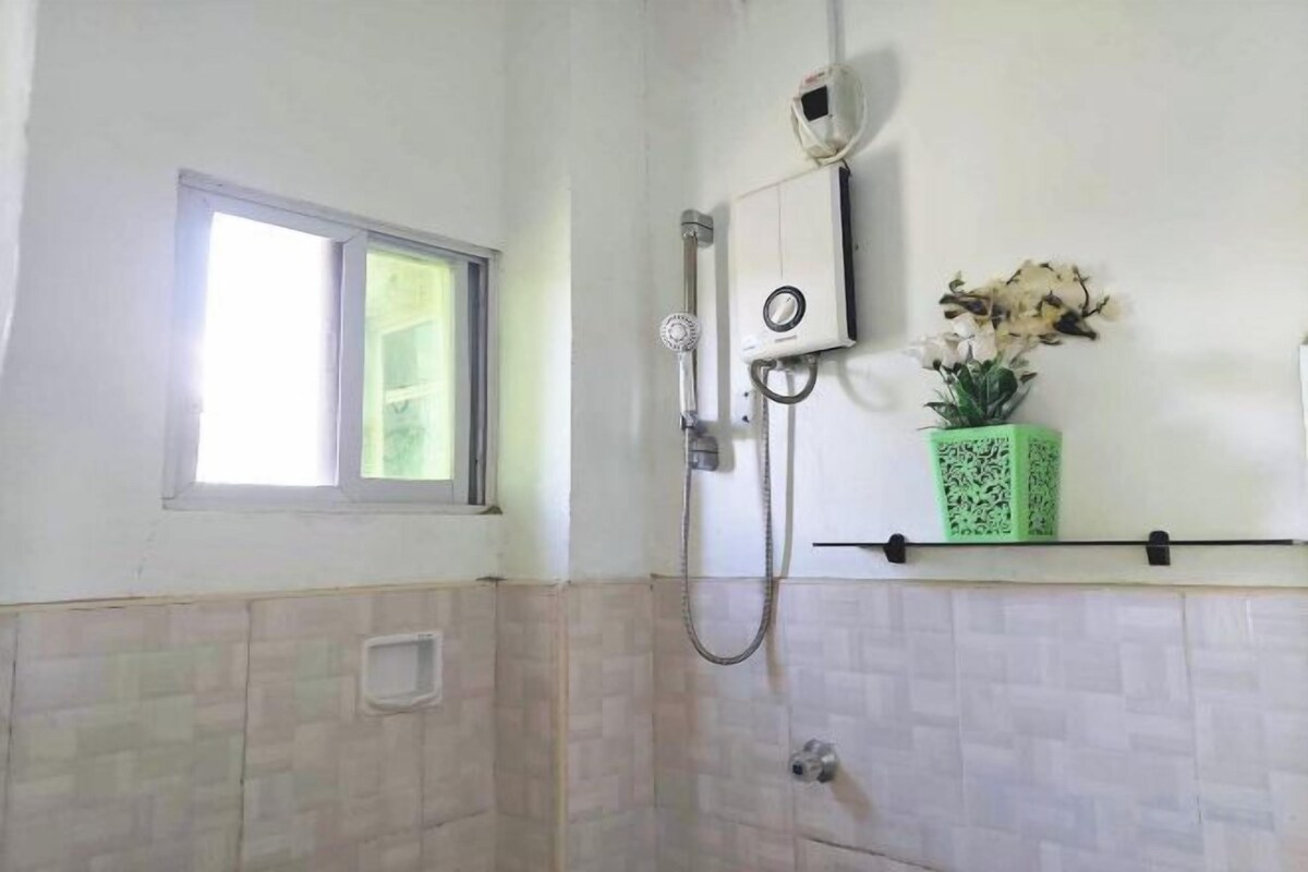 Bathroom | Shower, rainfall showerhead, free toiletries, slippers