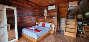 Desk, free WiFi, bed sheets - Umah Nanda (Kintamani)