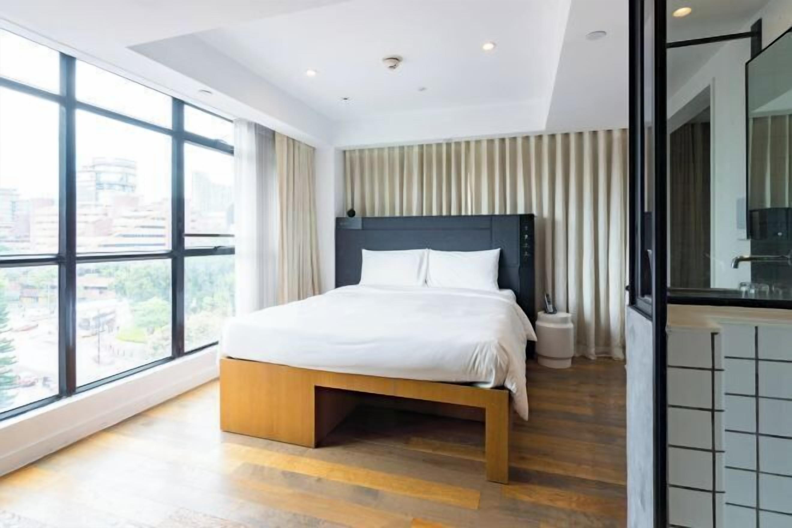 In-room safe, desk, iron/ironing board, free WiFi