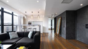 Penthouse | Private kitchenette | Electric kettle