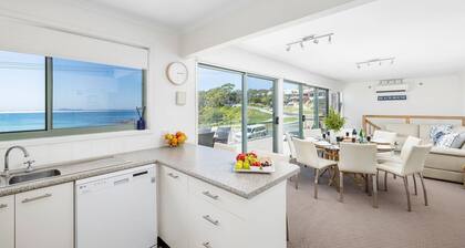 On the Beach - stunning ocean views with room to bring the boat, walking distance to town