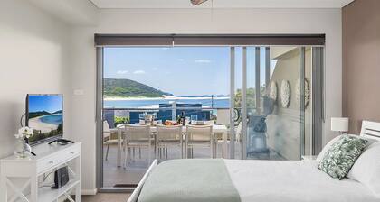 Solaris – beach and ocean views