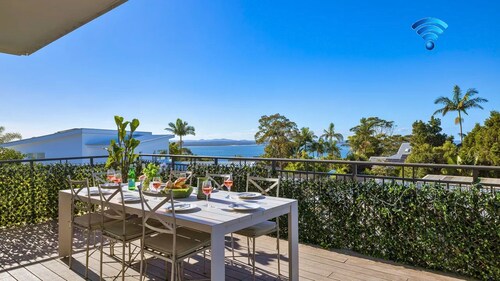 Wollomi Vues - waterfront views, beach access, boat-friendly block, firepit, family stay coastal