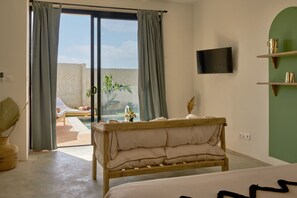 Deluxe Suite | Living area