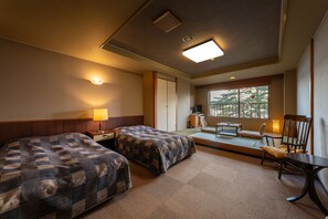 Eenvoudige kamer, 1 twee- of 2 eenpersoonsbedden, niet-roken (Japanese/Western style Twin room) | Een kluis op de kamer, een strijkplank/strijkijzer, gratis wifi