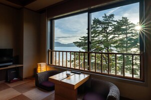 Lake Tazawa view Japanese/Western-style room with low bed twin,Non smorking | In-room safe, iron/ironing board, free WiFi, bed sheets