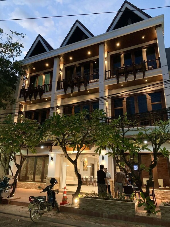Front of property - Vongkhamsene Boutique Hotel (Vientiane)