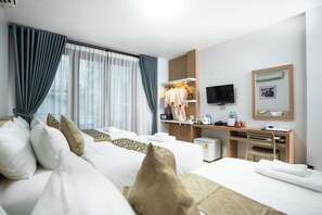 Triple Room | Premium bedding, minibar, in-room safe, desk - Vongkhamsene Boutique Hotel (Vientiane)