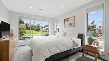 4 habitaciones, tabla de planchar con plancha y cuna de viaje