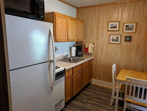 Fridge, microwave, oven, coffee/tea maker