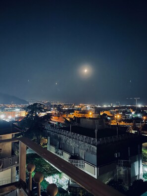 Panoramic Triple Room | Balcony view - villa Elisabetta (Pompei)