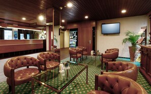 Coin salon dans le hall