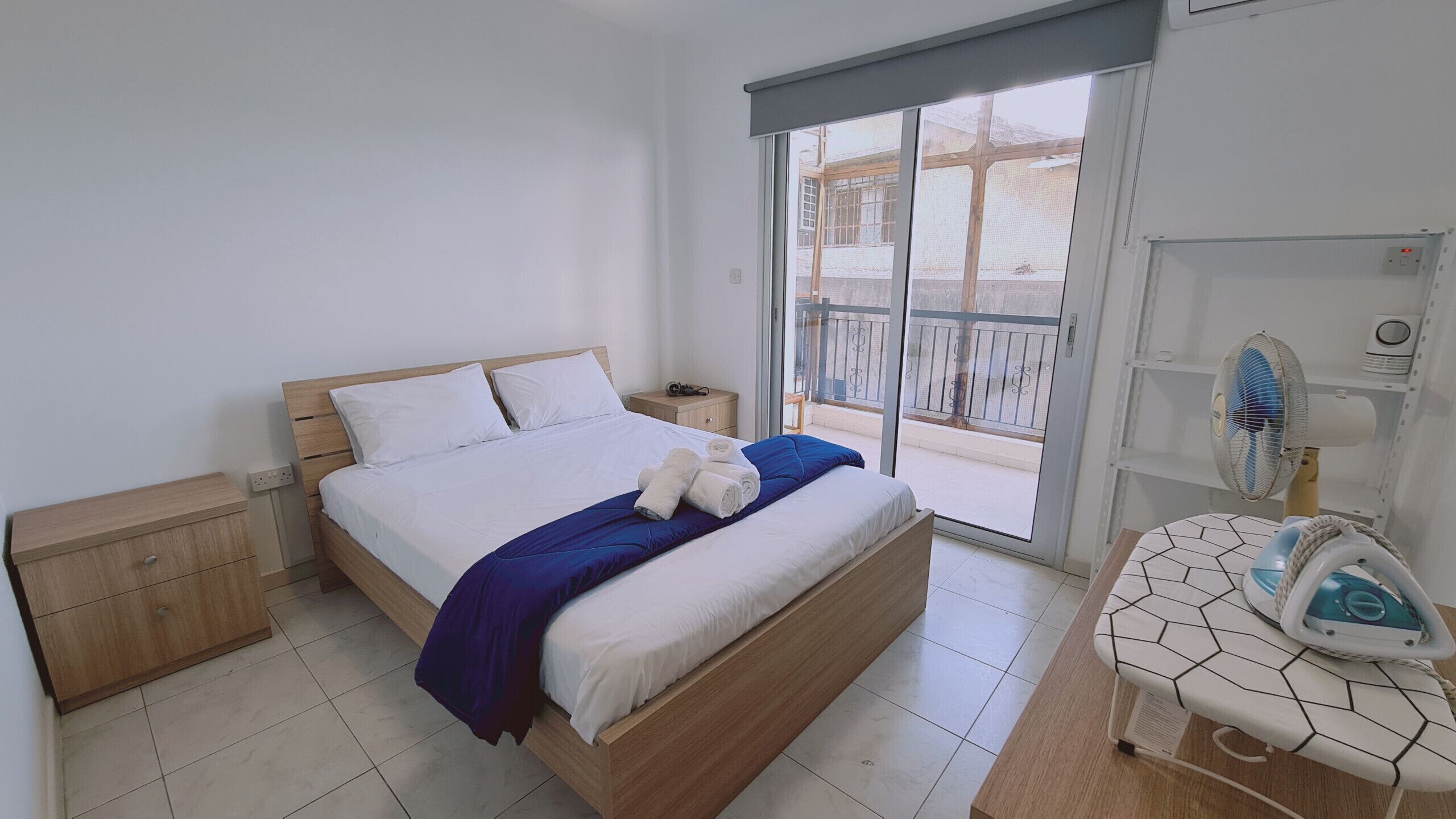2 dormitorios, tabla de planchar con plancha, wifi gratis y ropa de cama