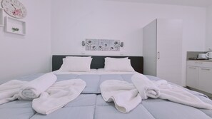 Free WiFi, bed sheets