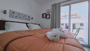 WiFi (free), bed sheets