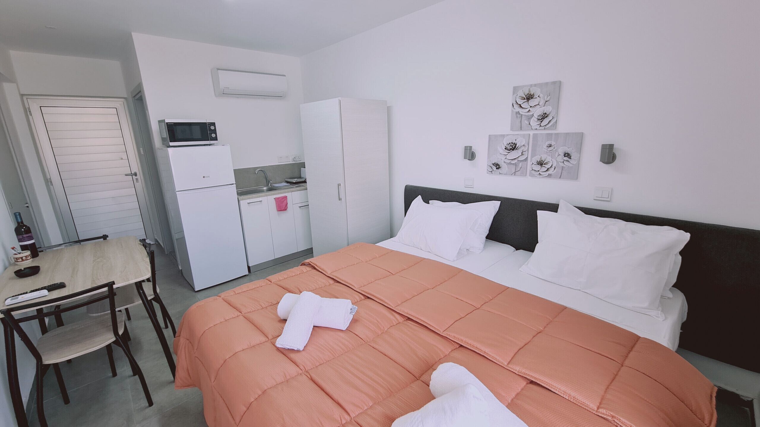 Wifi gratis y ropa de cama