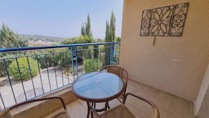 Outdoor dining - STAY Tala Sea View Apartment (Tala)