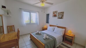 2 dormitoris, planxa i posts de planxar, wifi gratuïta i roba de llit 