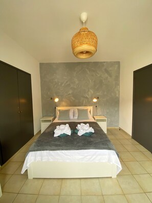 1 室のベッドルーム、アイロン / アイロン台、WiFi (無料)、ベッドシーツ