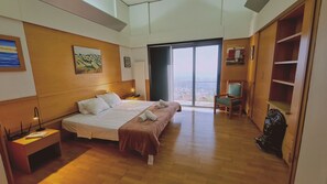 3 chambres, fer et planche à repasser, Wi-Fi gratuit, draps fournis