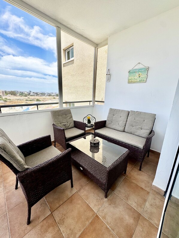 TV - STAY Sea and Salt Lake Panoramic View Apt (Larnaca)