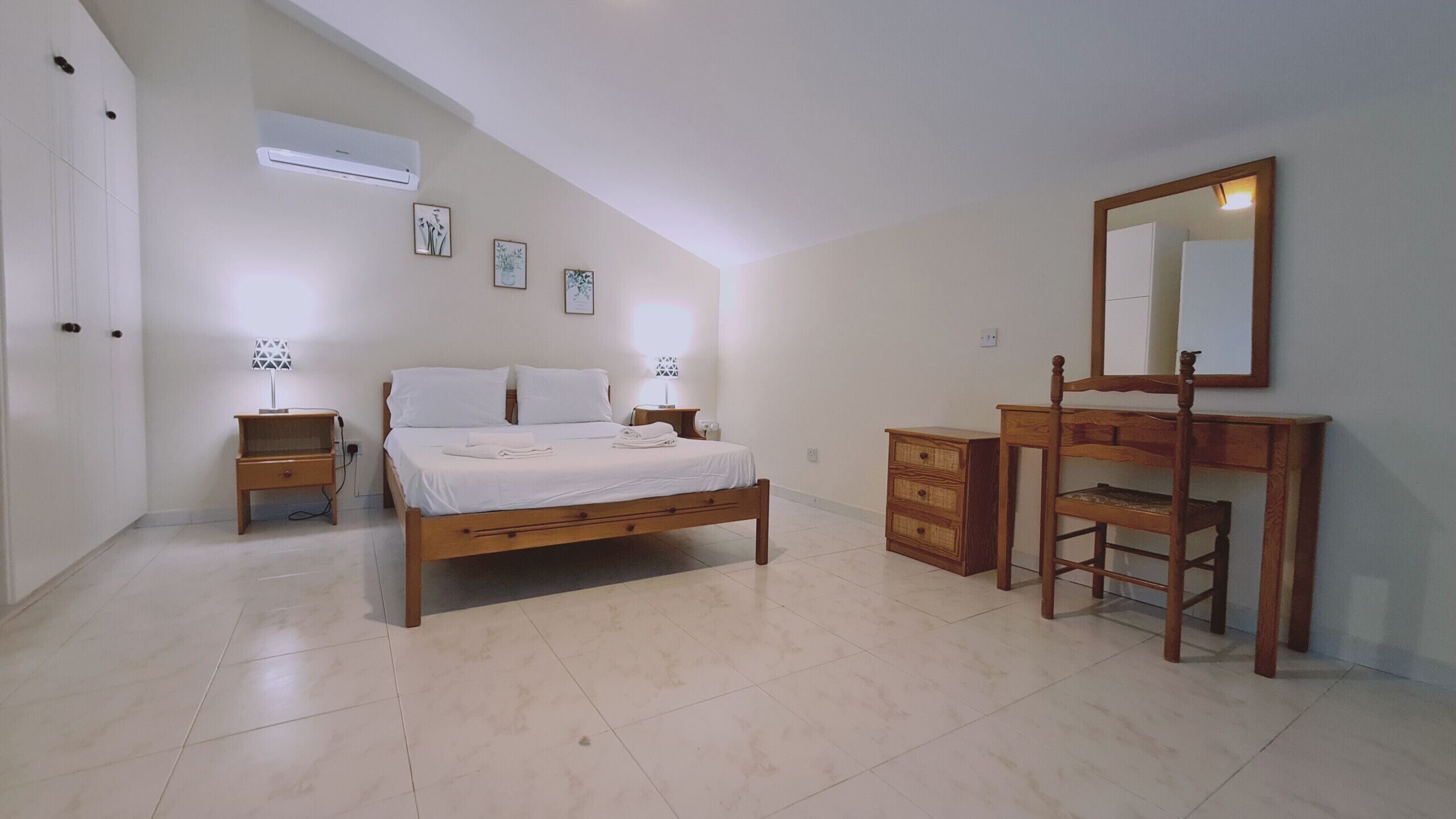 2 bedrooms, iron/ironing board, WiFi (free), bed sheets